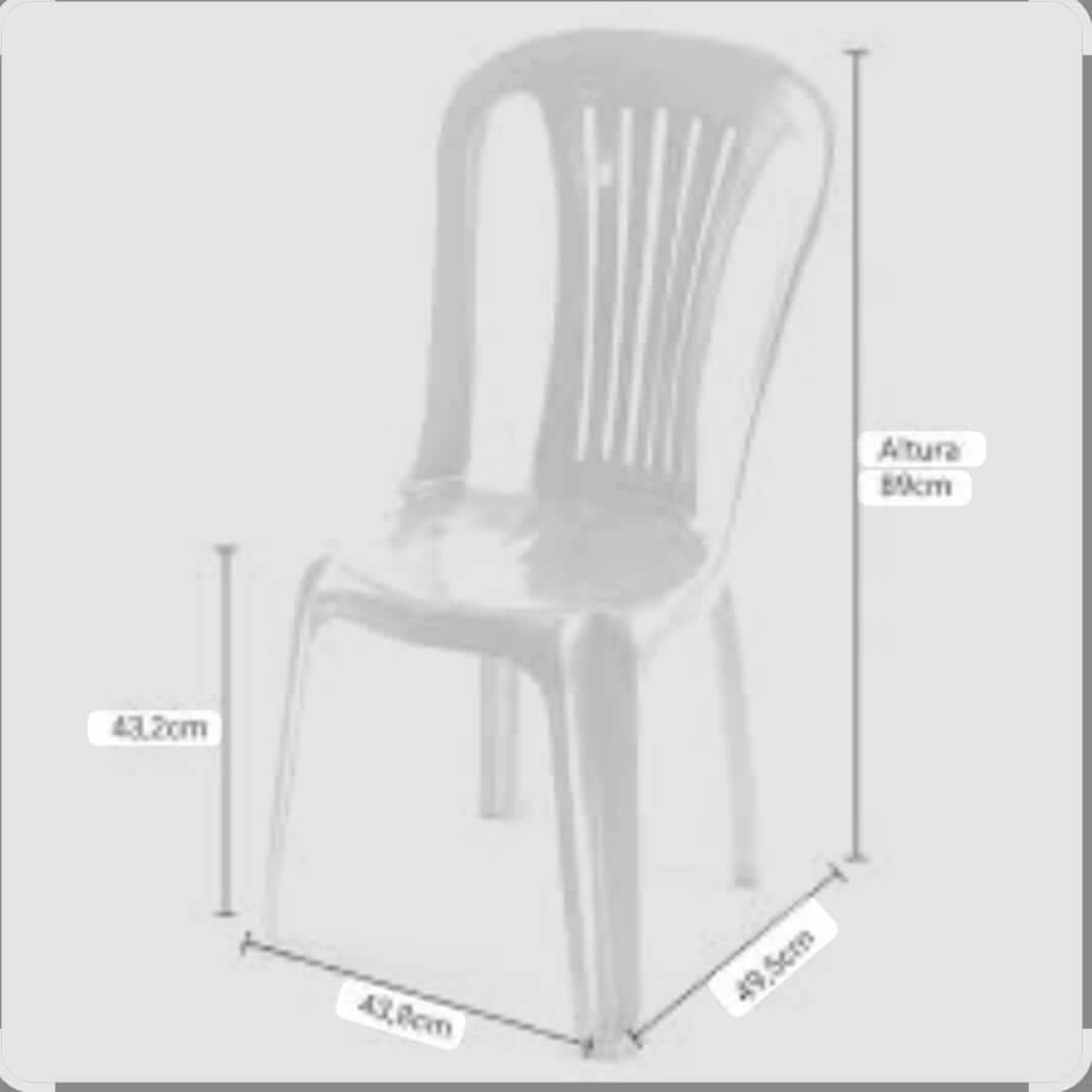 Cadeira plástica branca com 43 cm de comprimento, 52 cm de largura e 88 cm de altura